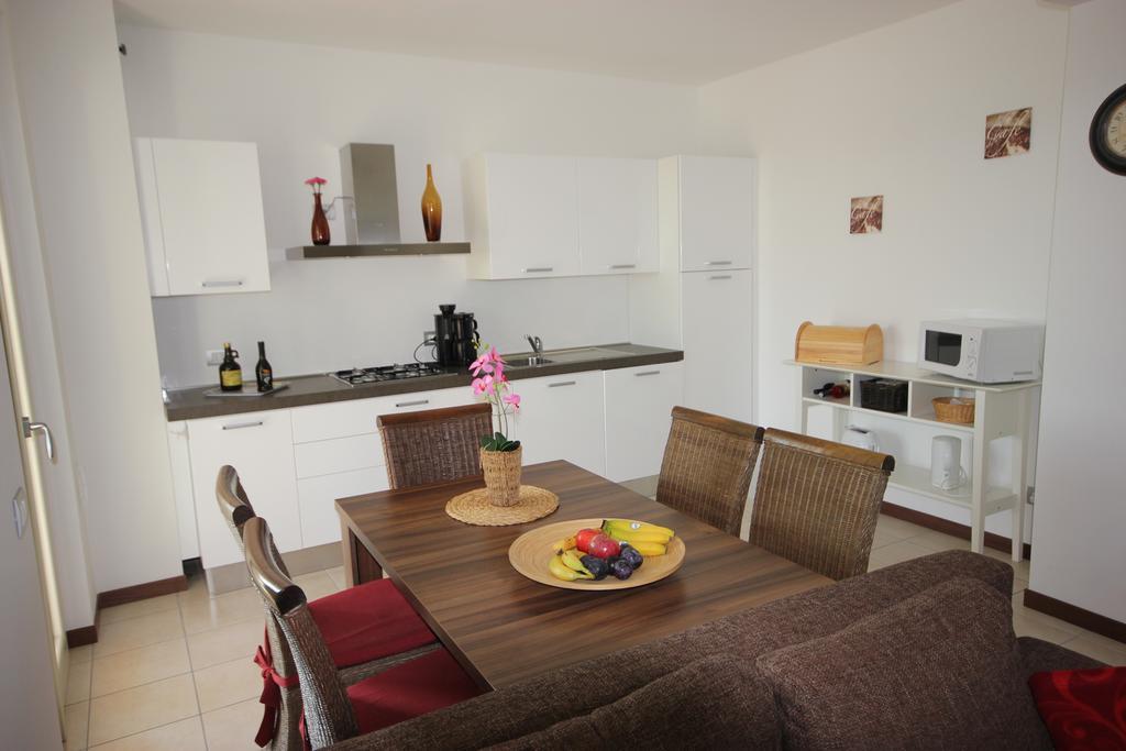 Appartamento Quadrivium Castelnuovo del Garda Habitación foto